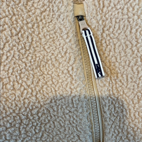 Vineyard Vines Cream Sherpa Vest - Picture 4 of 6